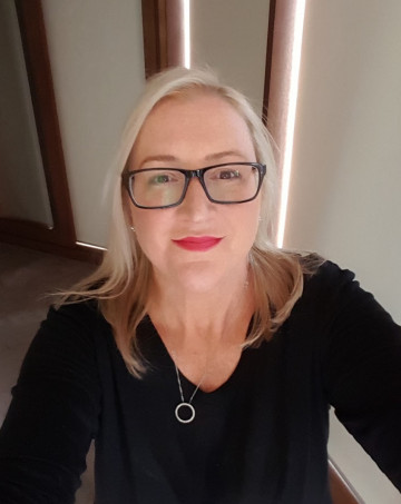 Julia Cambage profile photo